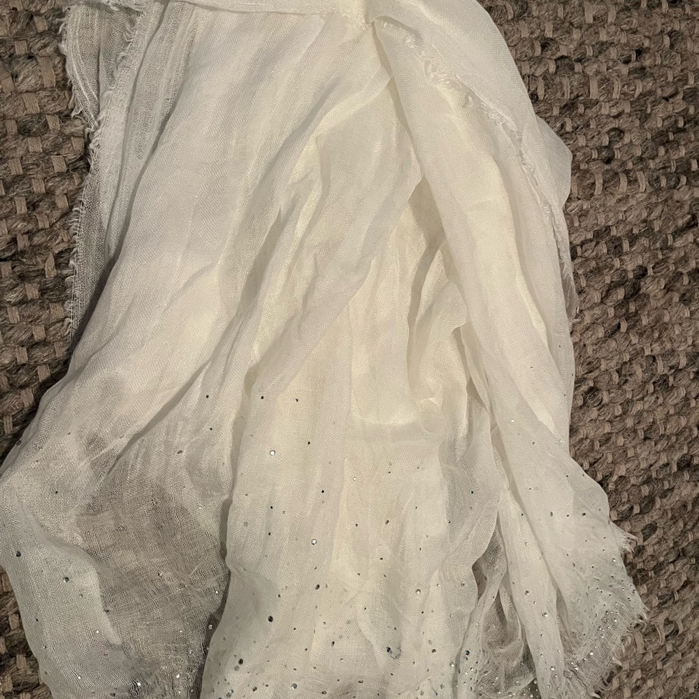 Elegant White Scarf with Subtle Sparkle
